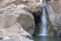 عکس؛ درمان بیماری‌های پوستی و گوارشی با تیزآب؛ چگونه به تیزآب برویم؟