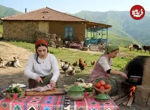 ببینید| غذای روستایی در ایران؛ پخت پیراشکی گوشت با ران بره در طبیعت زیبای گیلان