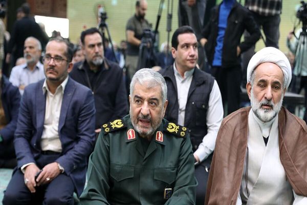 عکس؛ سفر در زمان؛ «عزیز جعفری بعد مجروح شدن در جبهه»؛ دهه 60