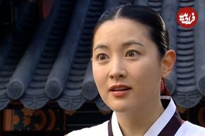 عکس| سفر زمان؛ تیپ و چهرۀ «یانگوم» 54 ساله در نمایشگاه نقاشی کودکان