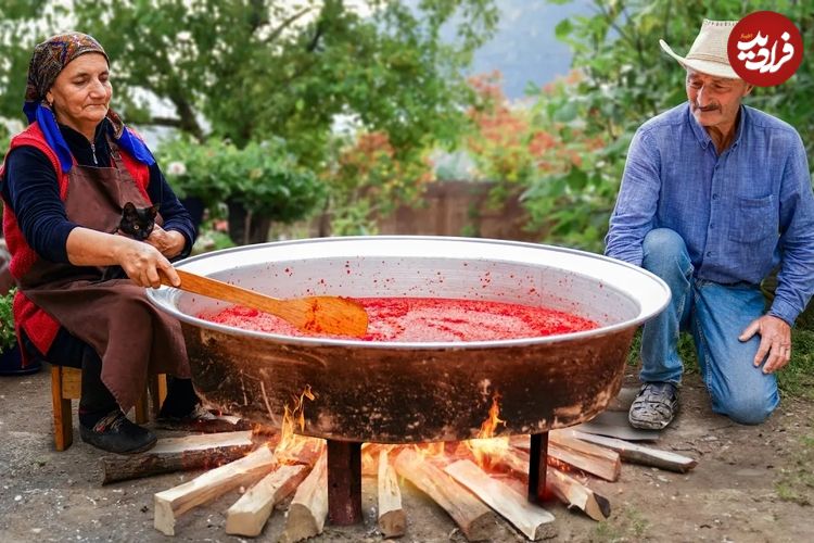 (ویدئو) غذای روستایی در آذربایجان؛ پخت پیتزا و ماکارونی به روش محلی