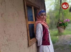 تصاویر| سفر در زمان؛ «نجمه» سریال سوجان در حاشیه یک تئاتر در رشت؛ سال 1401