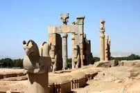 عکس؛ سفر در زمان؛ «ستون های در هم شکسته تخت جمشید» در سال 1258