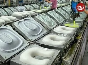 ببینید| مراحل تولید انبوه بالش مسافرتی با فوم در کارخانه ای در چین