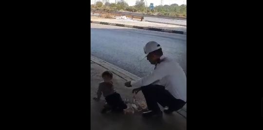 ( ویدیو) کار خارق العاده پلیس برای کودک کار غوغا کرد