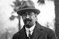 عکس| سفر در زمان؛ «محمدعلی فروغی» به همراه برخی اعضای کابینه خود در مجلس شورای ملی