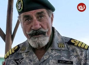عکس؛ سفر در زمان؛ «ناخدا صمدی در کنار دریادار سیاری» در یک مراسم؛ سال 1396