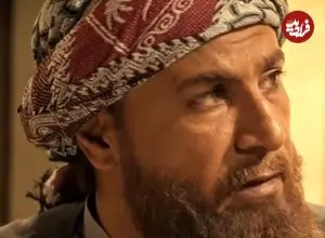 عکس| سفر در زمان؛ «قاضی داعشی» سریال بیگانگان با ظاهر متفاوت در 45 سالگی؛ سال 1403