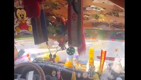 (ویدیو) خلاقیت‌ راننده تاکسی آبادانی‌ در تزیین‌ ماشینش 
