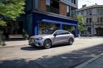 تصاویر| مرسدس بنز C400 4MATIC رونمایی شد؛ اولین کلاس C تمام الکتریکی تاریخ