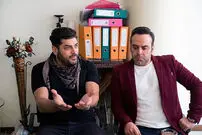 ( ویدیو) طعنه جنجالی سام درخشانی و کت‌شلوار بهرنگ علوی؛ صحنه از خنده منفجر شد!