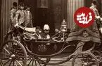 عکس| سفر زمان؛ کالسکۀ ناصرالدین شاه در حال عبور از یکی از دروازه‌های تهران