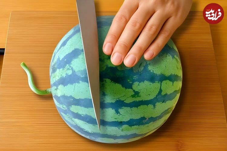 ببینید؛ روش های ساده و سریع برای برش زدن و تزئین هندوانه در تابستان گرم