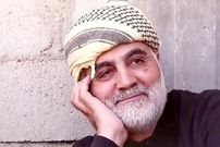 عکس؛ سفر به تاریخ؛ چهرۀ خندان «حاج قاسم، حاج همت و محسن رضایی» در جبهه