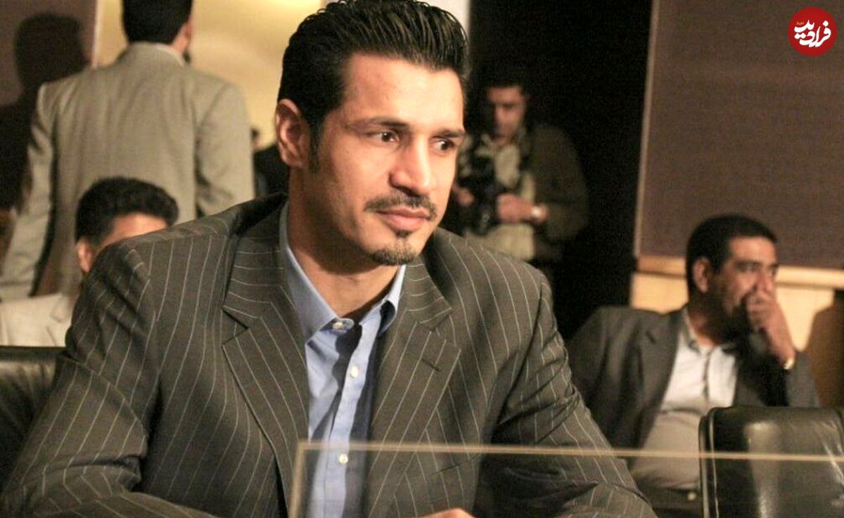 عکس؛ سفر به تاریخ؛ «علی دایی» در حال دریافت نشان لیاقت از دست «سید محمد خاتمی»؛ سال 83
