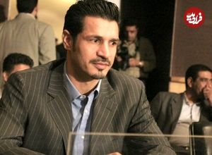 عکس؛ سفر به تاریخ؛ «علی دایی» در حال دریافت نشان لیاقت از دست «سید محمد خاتمی»؛ سال 83