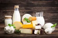 لبنیات کم‌چرب مصرف کنیم یا لبنیات پرچرب؟