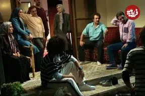 عکس| سفر در زمان؛ «بازیگران و کارگردان سریال پایتخت 7» در حال صرف شام در پشت صحنه