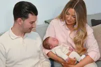 برای اولین‌بار در بریتانیا: رحم پیوندی از فرد متوفی، زن نابارور را صاحب فرزند کرد