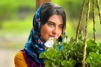 عکس| سفر زمان؛ «بهاره» (سریال سوجان) در 23 سالگی با تیپ دانشجویی در یک کافه