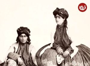 عکس| سفر به ایران قدیم؛ ژست «دختران کُرد» در حال حمل کوزه‌های آب؛ بیش از یک قرن قبل