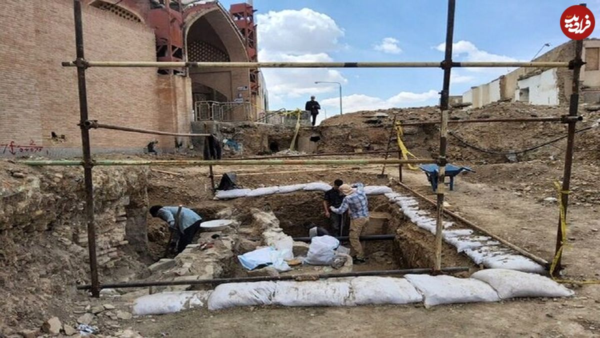 گنج سکههای تاریخی در اصفهان از زیر خاک بیرون آمد