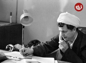 عکس؛ سفر در زمان؛ «هاشمی رفسنجانی در مراسم تحلیف ریاست جمهوری رهبر انقلاب»؛ سال 60