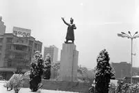 تصاویر؛ سفر در زمان؛ عکس‌های خاطره انگیز از اولین برف تهران در سال ۱۳۴۴