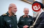 عکس؛ سفر به تاریخ؛ «سردار محرابی» در حال رانندگی با قایق در تالاب هورالعظیم در دوران جنگ