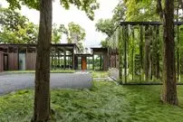 هشت خانۀ «مدرن دورافتاده» که در دل طبیعت ساخته شده‌اند