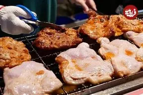 ببینید| غذای خیابانی در تایوان؛ مرغ سرخ شده با پنیر و فلفل تند در تایپه