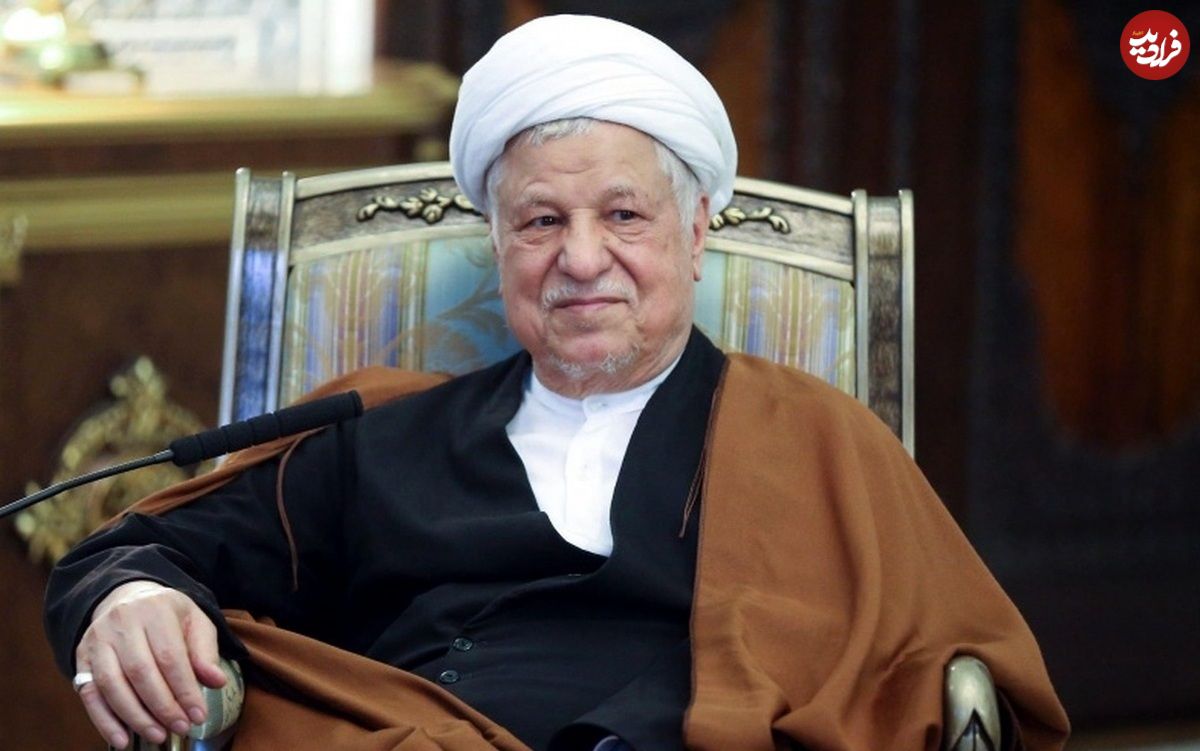 عکس؛ سفر در زمان؛ «سردار سلیمانی در مراسم تشییع هاشمی رفسنجانی»؛ سال 95