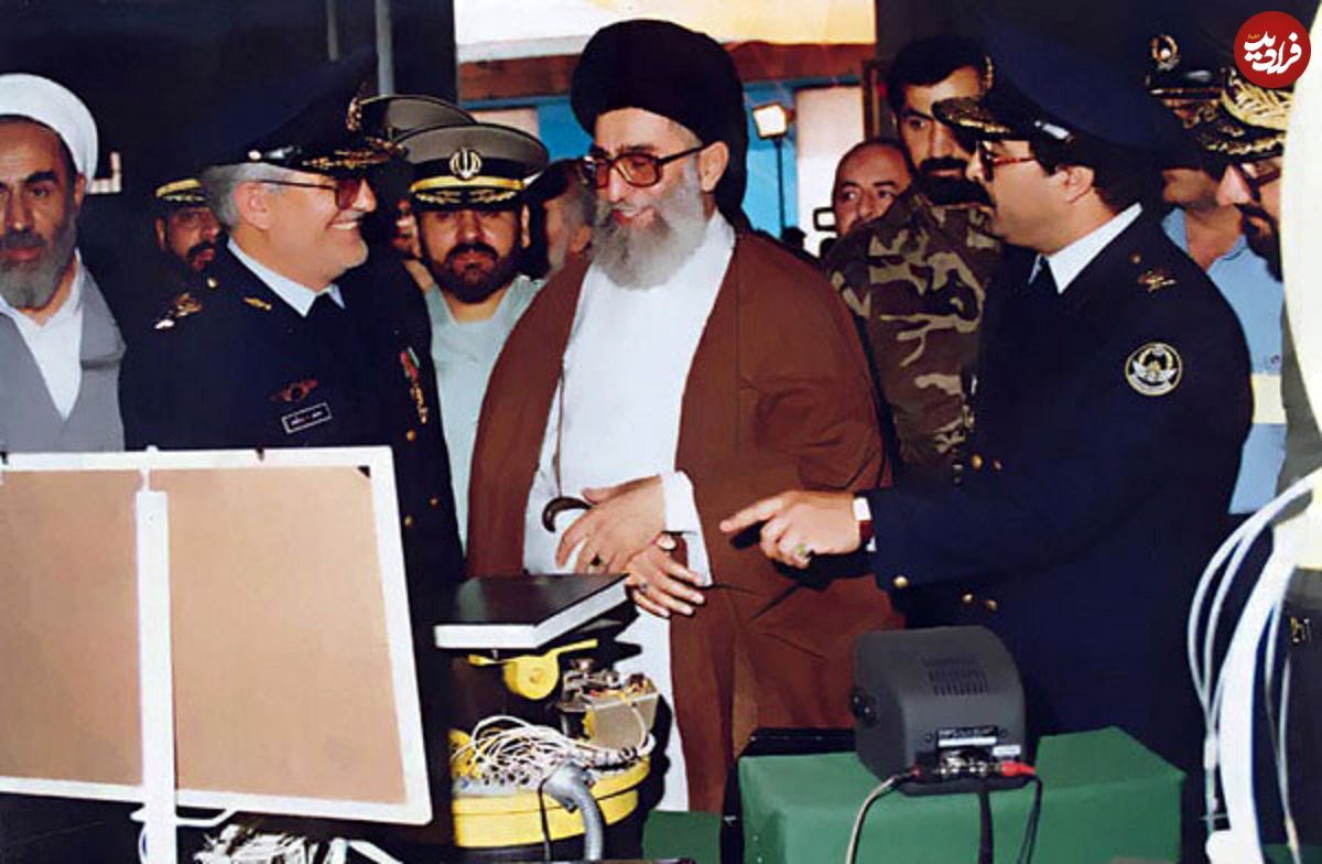 عکس؛ سفر در زمان؛ «علی شمخانی در کنار منصور ستاری»؛ اواخر دهه 60
