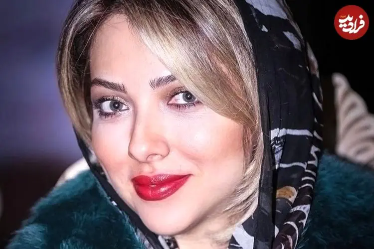 عکس| سفر زمان؛ تیپ «لیلا اوتادی» در بازدید از یک کلیسا؛ دهۀ 90