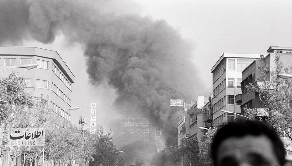 مردم یک بانک را آتش زدند؛ وضعیت عجیب بازار مالی در بهمن ۵۷ 