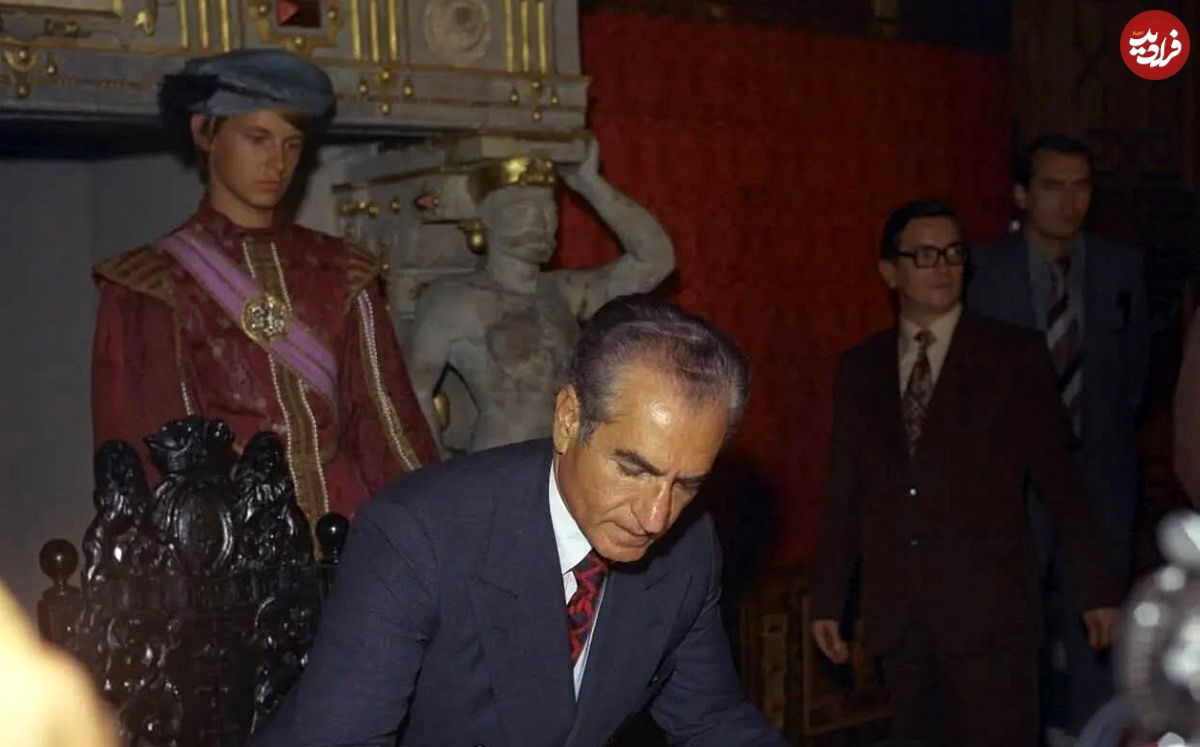 عکس| سفر در زمان؛ «محمدرضا پهلوی، فرح و نادر جهانبانی» در سفر لهستان؛ سال 1356