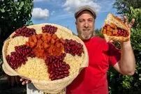 ببینید؛ غذای روستایی در آذربایجان؛ پخت یک چلو خورشت متفاوت با گوشت و بادمجان