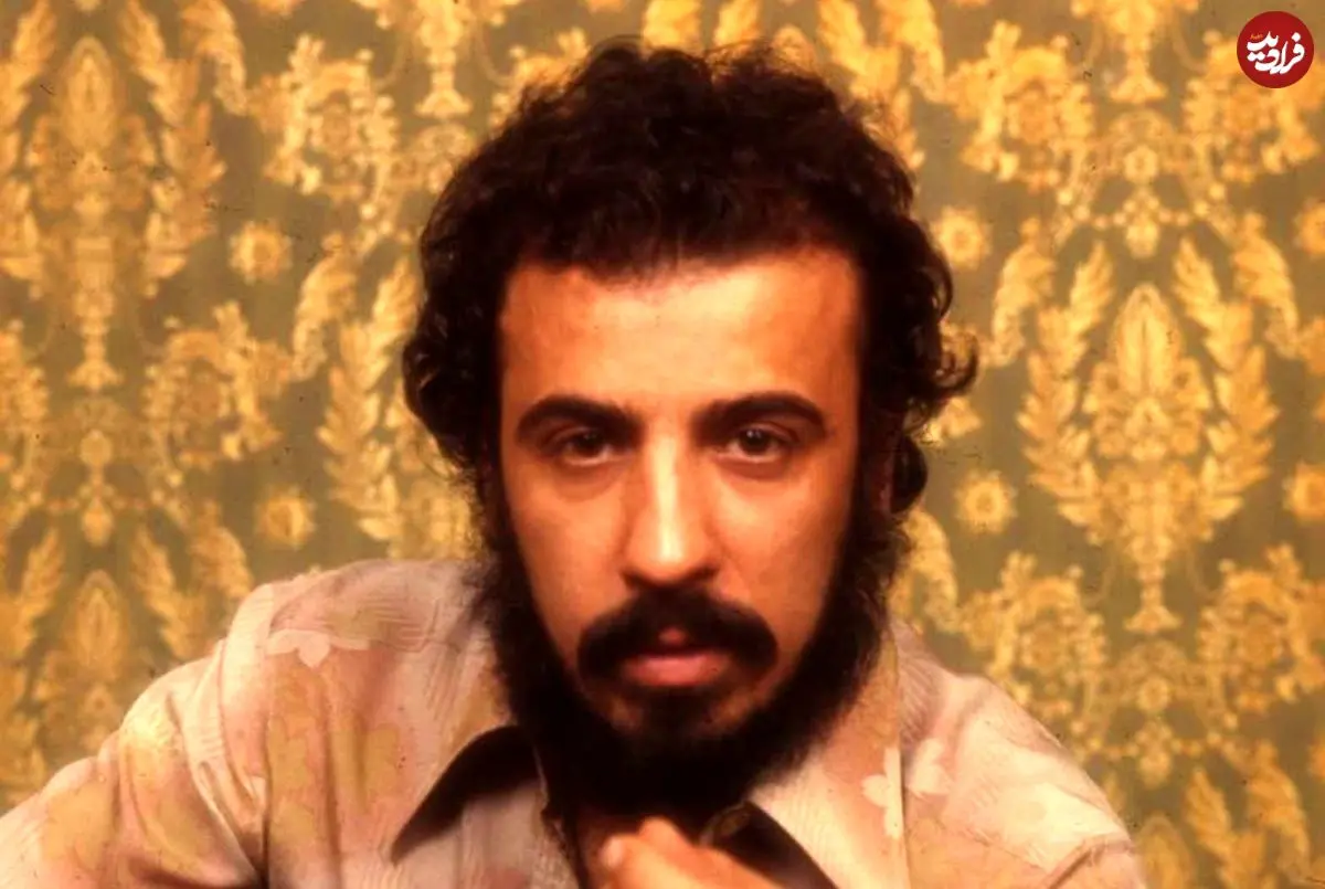 عکس| سفر در زمان؛ «علی حاتمی» در کنار همسر و دختر تازه متولد شده اش لیلا؛ سال 51