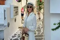 تصاویر؛ عکاسی تابستانی مینا مختاری همسر بهرام رادان و پسرش جان در یونان