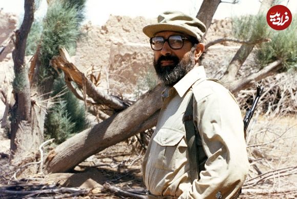 عکس؛ سفر در زمان«مصطفی چمران در حال عکاسی در آمریکا»؛ دهه 50