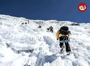 ببینید| عملیات جست‌و‌جو برای یافتن پیکر ۲ کوهنورد مفقود شده زیر ۱۰ متر برف