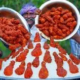 ببینید| غذای روستایی در هند؛ تهیه بال مرغ سوخاری با سس گوجه فرنگی در طبیعت