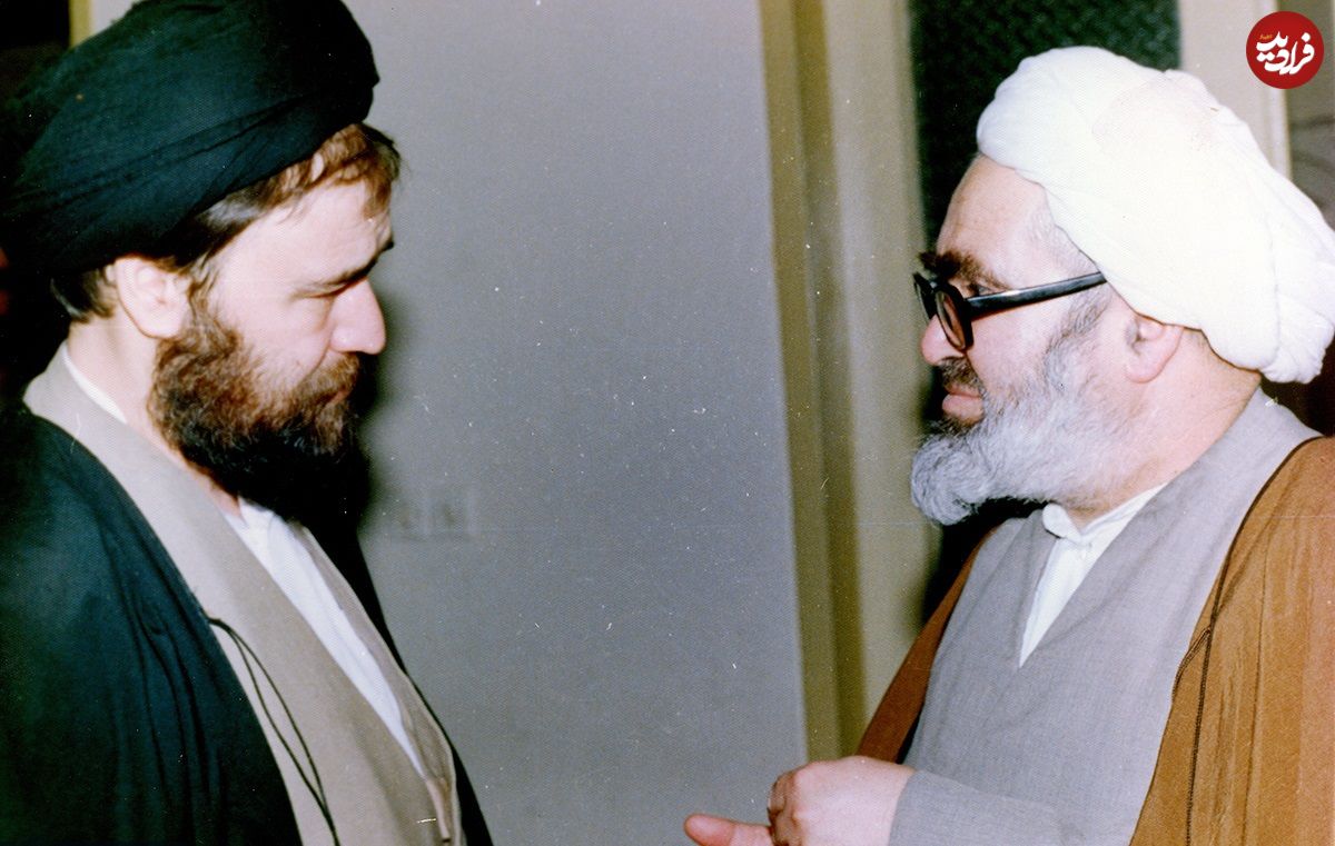 عکس؛ سفر در زمان؛ «حسینعلی منتظری و رهبر انقلاب» در نماز جمعه تهران؛ سال 58
