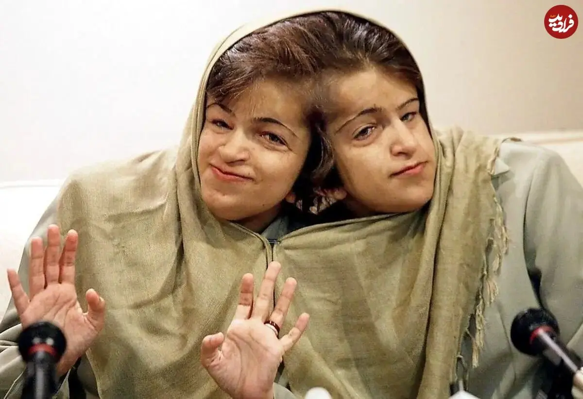 عکس| سفر در زمان؛ «لاله و لادن» در خردسالی و در کنار پدرخوانده شان؛ دهه 50