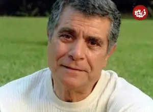 عکس| سفر در زمان؛ «بهروز وثوقی» بعد دریافت دکتراى افتخارى هنر از دانشگاه اورنج کانتى کالیفرنیا؛ سال 95