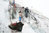 (ویدئو) اتفاق عجیب و هولناک؛ کشف جسد یک کوهنورد پس از ۳۷ سال!