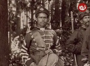 عکس| سفر زمان؛ گروه سربازان قاجاری در زرگندۀ تهران؛ 140 سال قبل