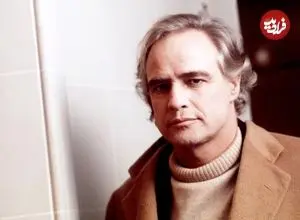 عکس| سفر در زمان؛ «مارلون براندو» در کنار یک اسب در پشت صحنه فیلم مردان؛ سال 1950