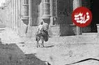 عکس| سفر به ایران قدیم؛ عبور از دروازۀ تهران با الاغ؛ بیش از یک قرن قبل