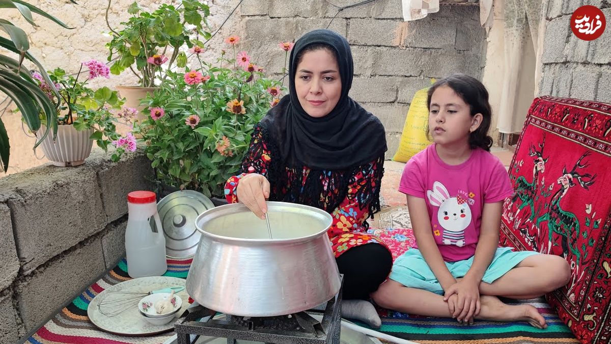 ببینید؛ غذای روستایی در ایران؛ پخت آش دوغ و تهیه کره محلی